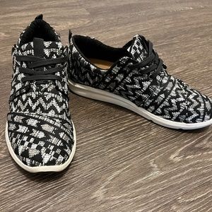Women’s Toms Lace Up Sneakers